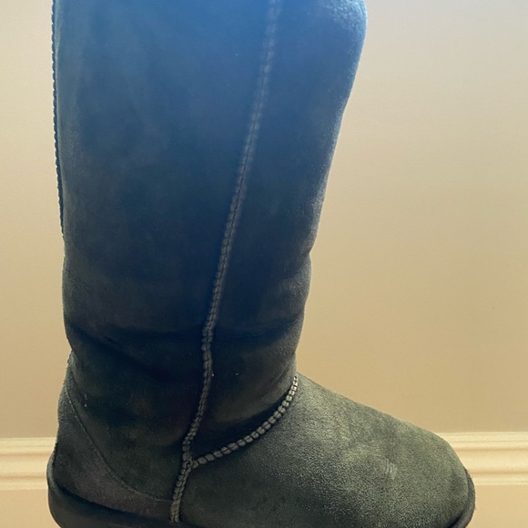 Ugg Boots - Picture 6 of 10